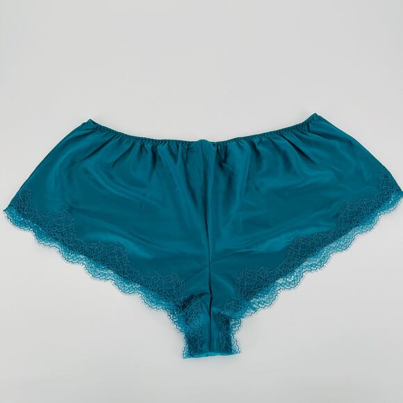 Victoria's Secret Women's Green Satin Sleep Shorts/Boxers with Lace - Size S NWT - Picture 2 of 10